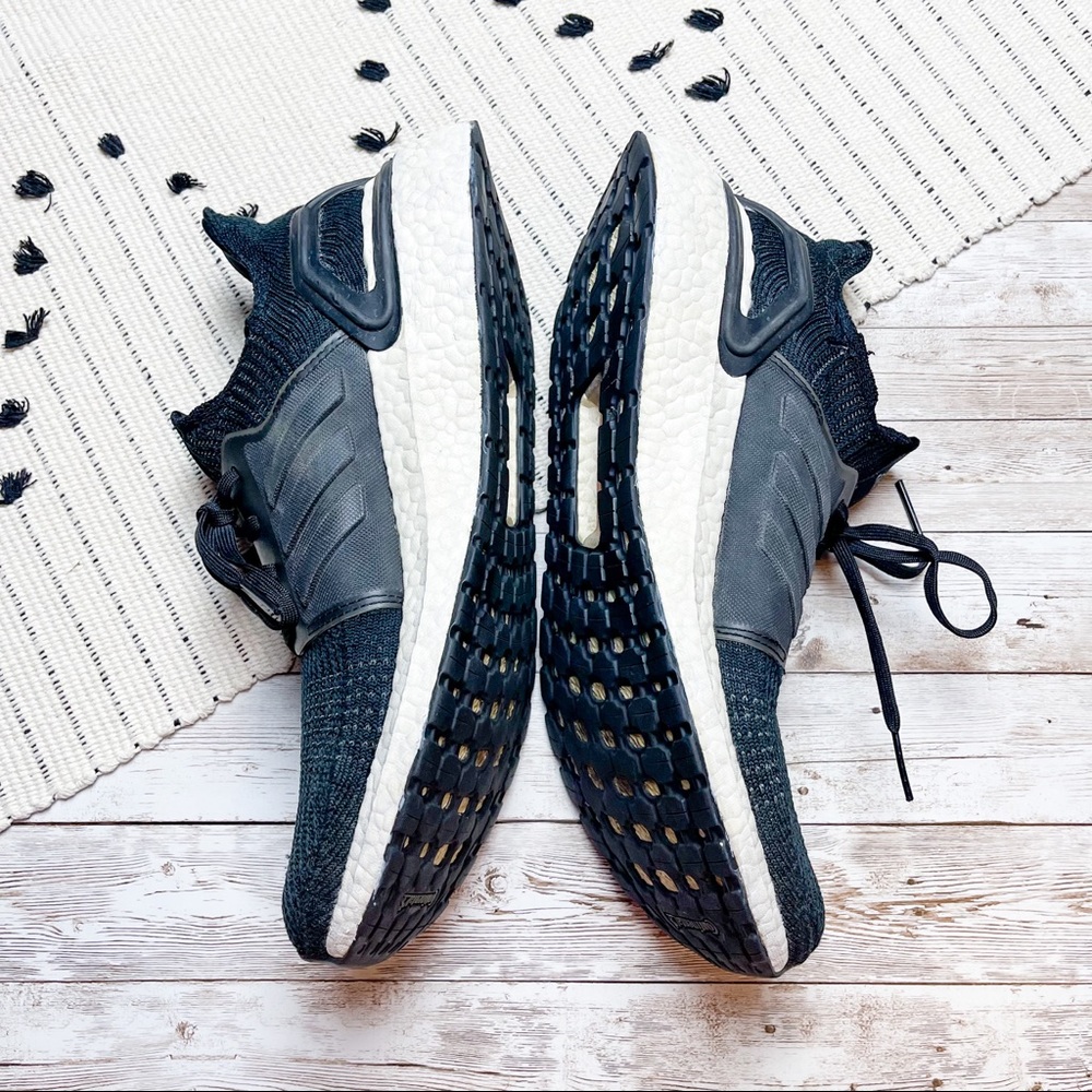 Adidas Ultraboost 4.0 DNA Sneakers Shoes Core Black Size 11.5 Mens - Picture 3 of 8